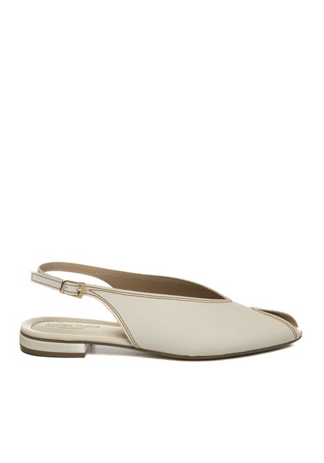  LAUREN HUTTON | D15SASSY-PANNA